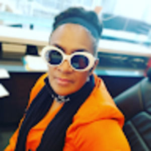 Meet your Posher, Iris